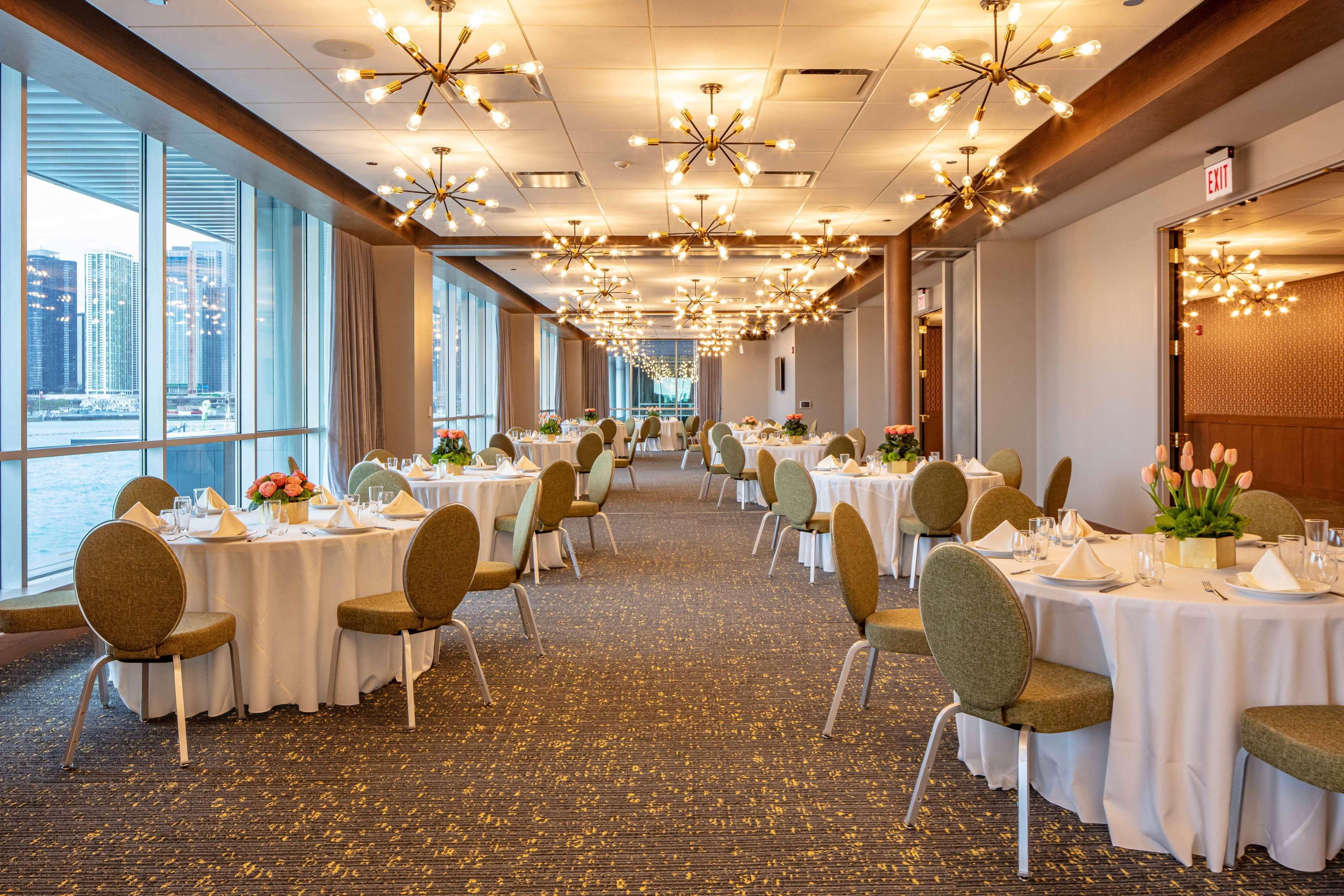Sable At Navy Pier Chicago, Curio Collection By Hilton Hotel Exterior foto