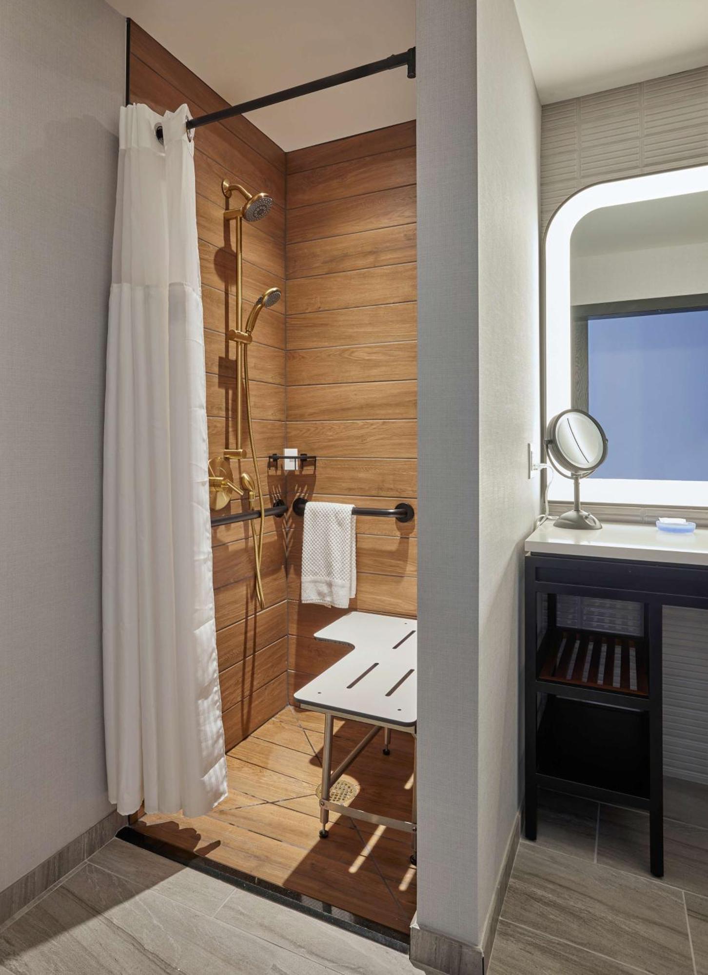 Sable At Navy Pier Chicago, Curio Collection By Hilton Hotel Exterior foto